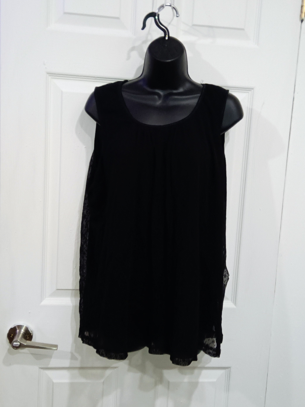 Van Heusen Black Sleeveless Shell Top